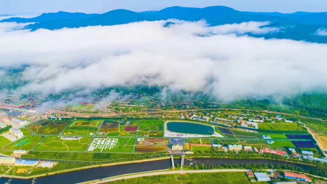 旅游攻略社区>目的地>朗乡玉兔仙潭风景区> >目的地 >朗乡玉兔仙潭