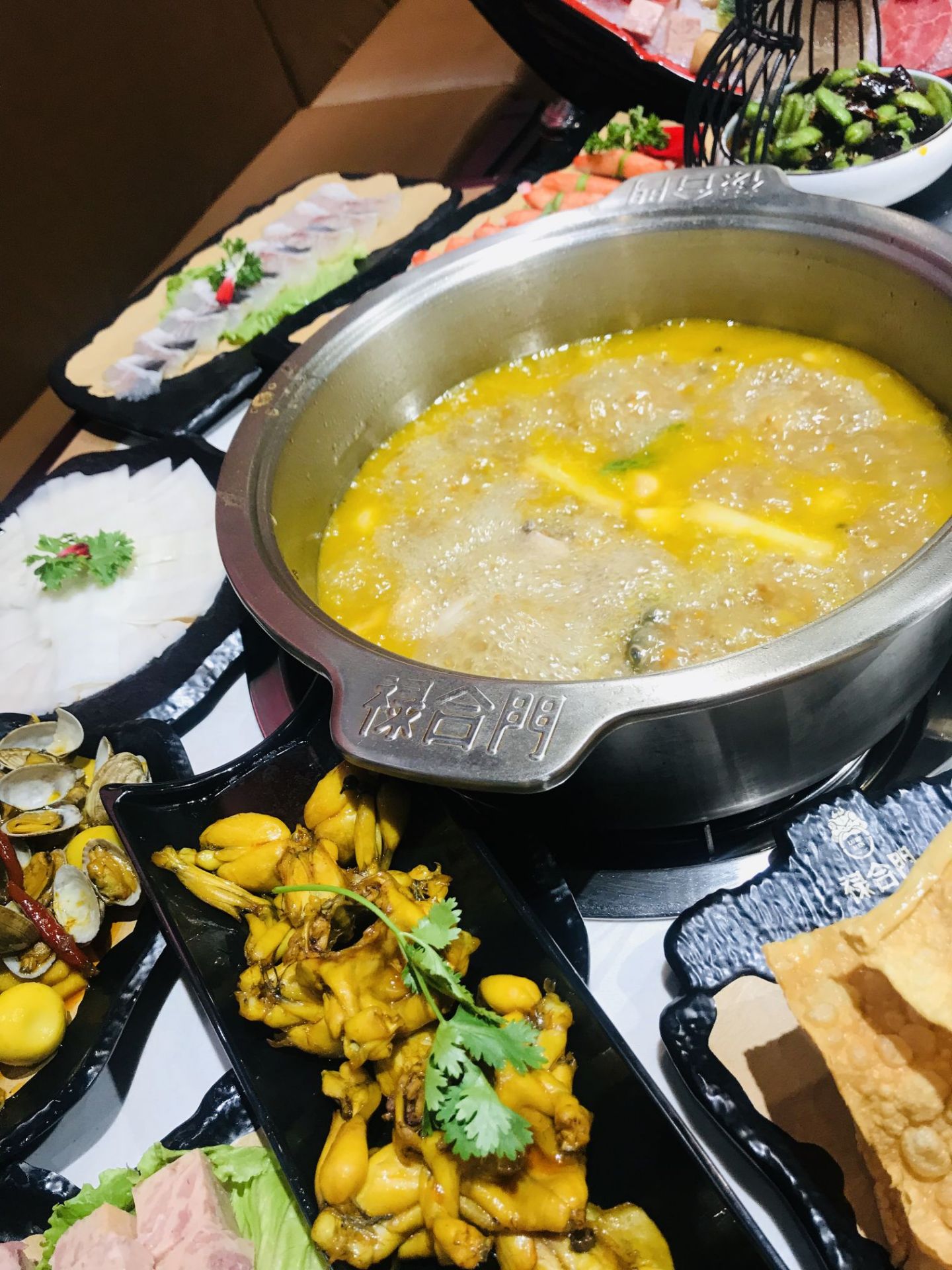 禄合门美蛙火锅(宽窄巷子店)