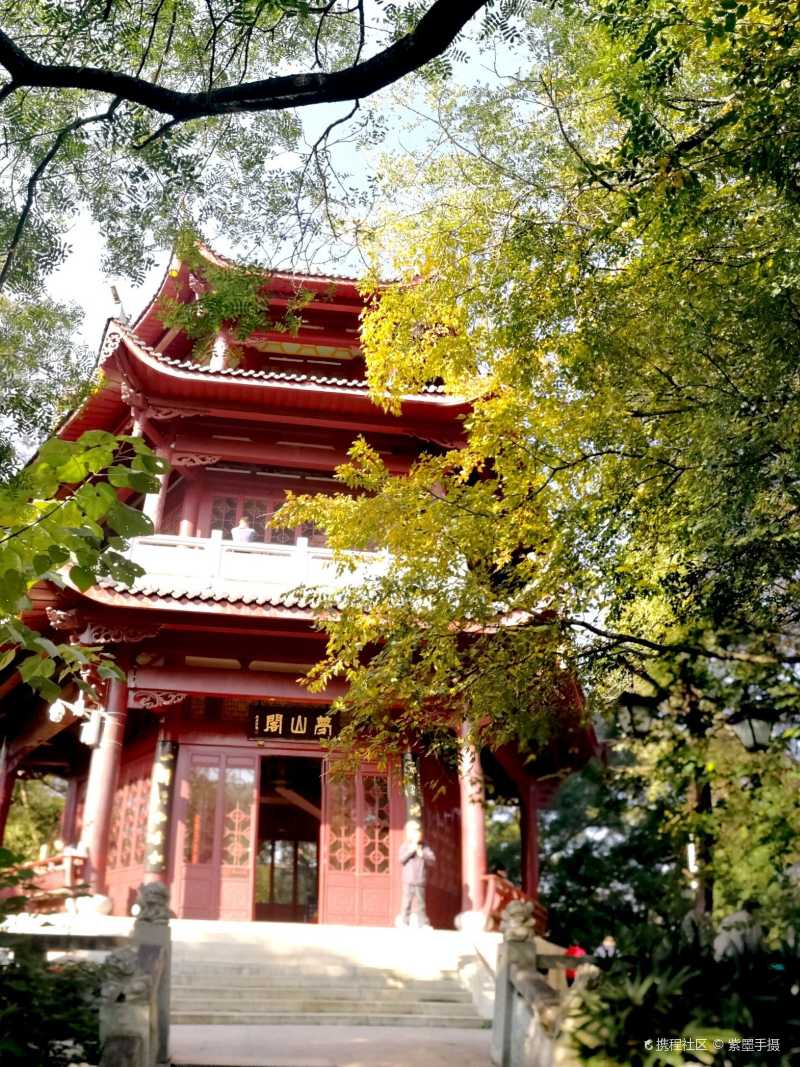 大梦松声是福州西湖八景之一.位于大梦山西湖西边荷亭之后,又称廉山