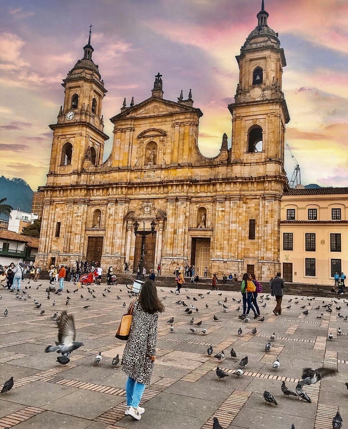 哥伦比亚旅行——哥波大玻利瓦尔广场,是波哥大必去的地方,就像是我们