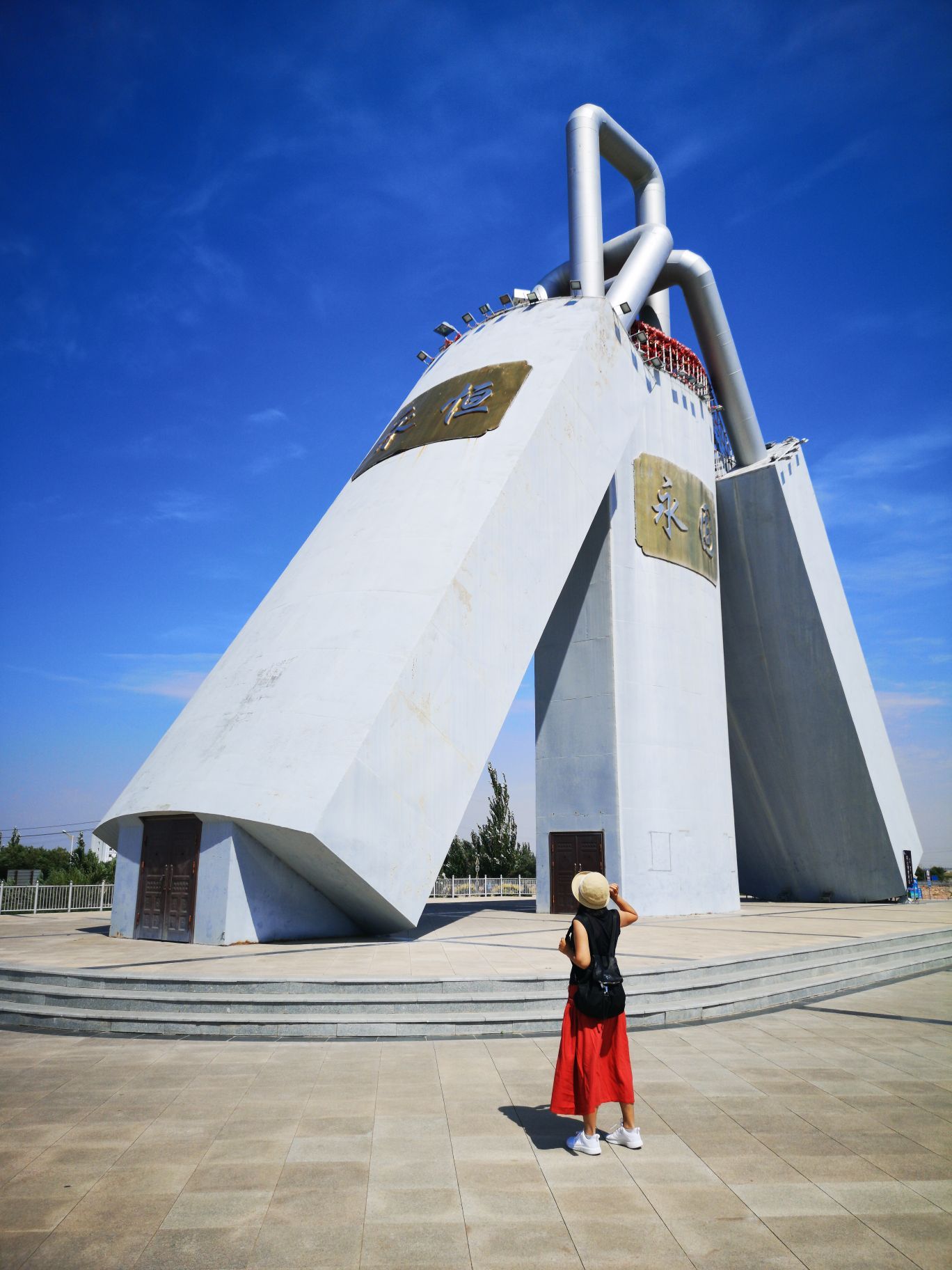 磴口县黄河三盛公水利风景区——
到三盛公水利枢纽,在二黄河边