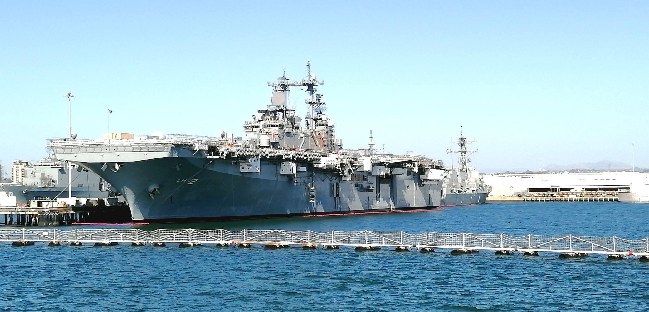 【携程攻略】圣地亚哥圣地亚哥港景点,圣地亚哥港是美国海军两大舰队之一太平洋舰队的最大军港，美国丝毫不…