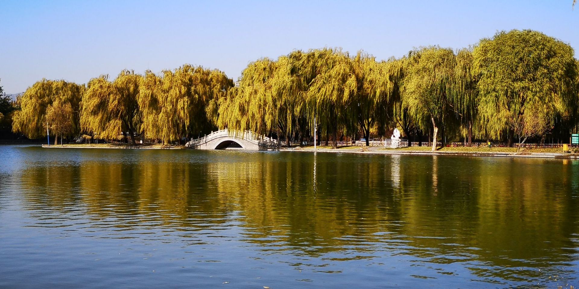 海山公园位于石家庄鹿泉区东侧,北斗路与海山大街交叉口东北角,总占地