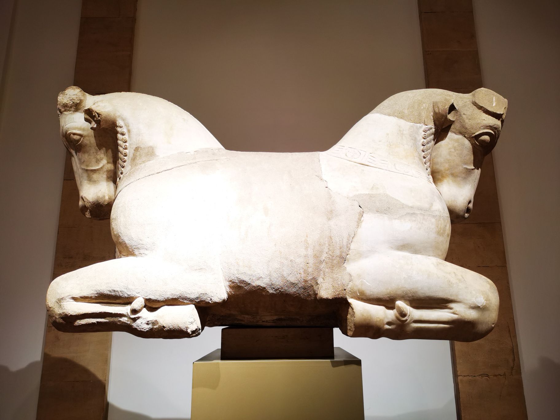 游览贝鲁特国立博物馆,这里展示的文物主要是腓尼基,波斯,希腊,罗马