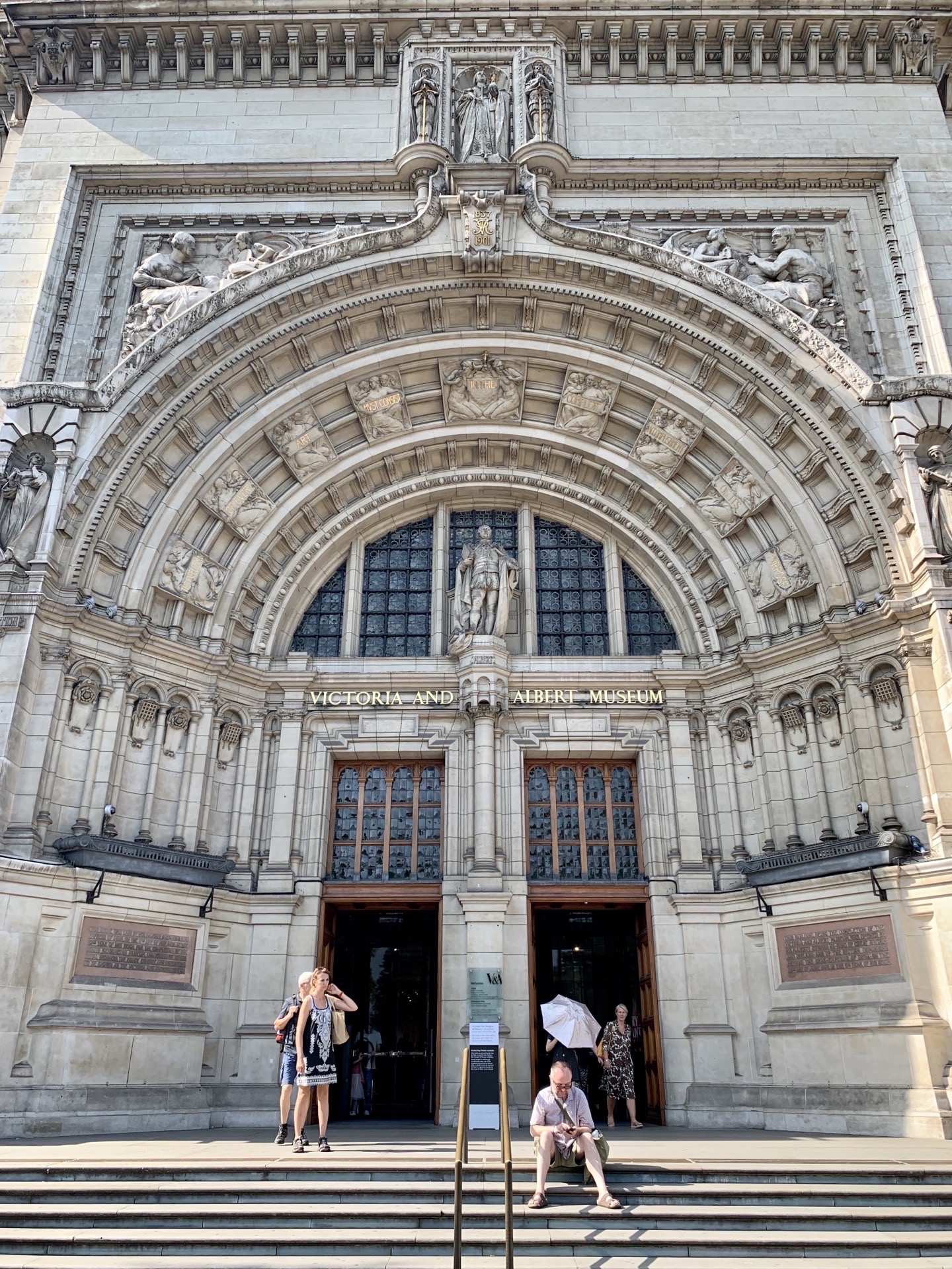 伦敦维多利亚与艾尔伯特博物馆好玩吗,伦敦维多利亚与艾尔伯特博物馆