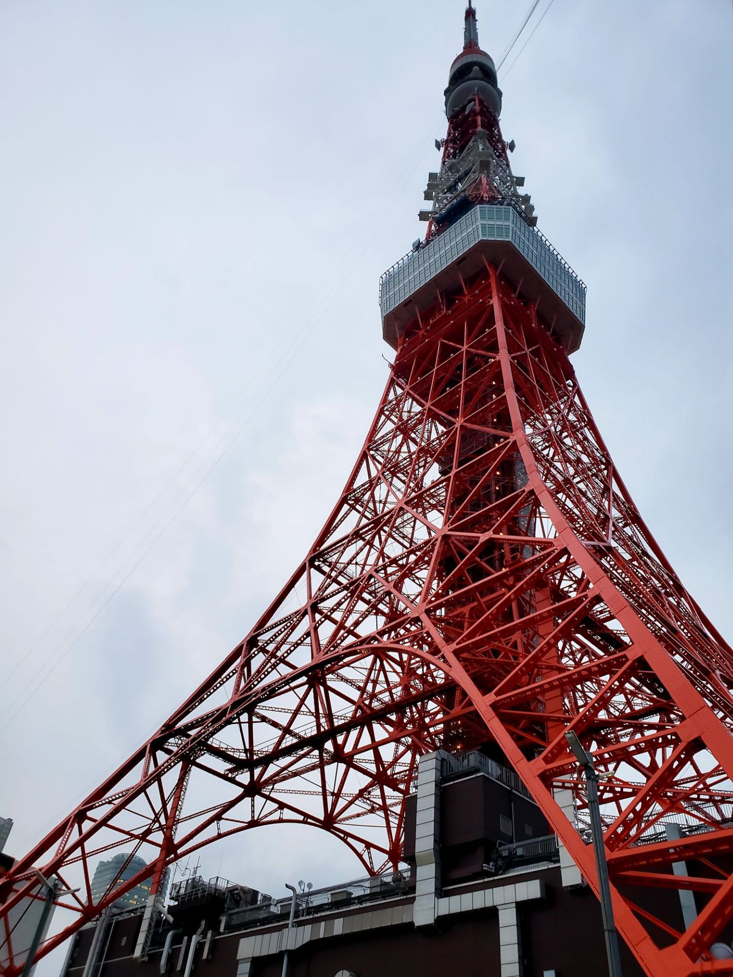 【攜程攻略】東京東京塔景點,東京塔位於東京都港區芝公園,高332.6米.