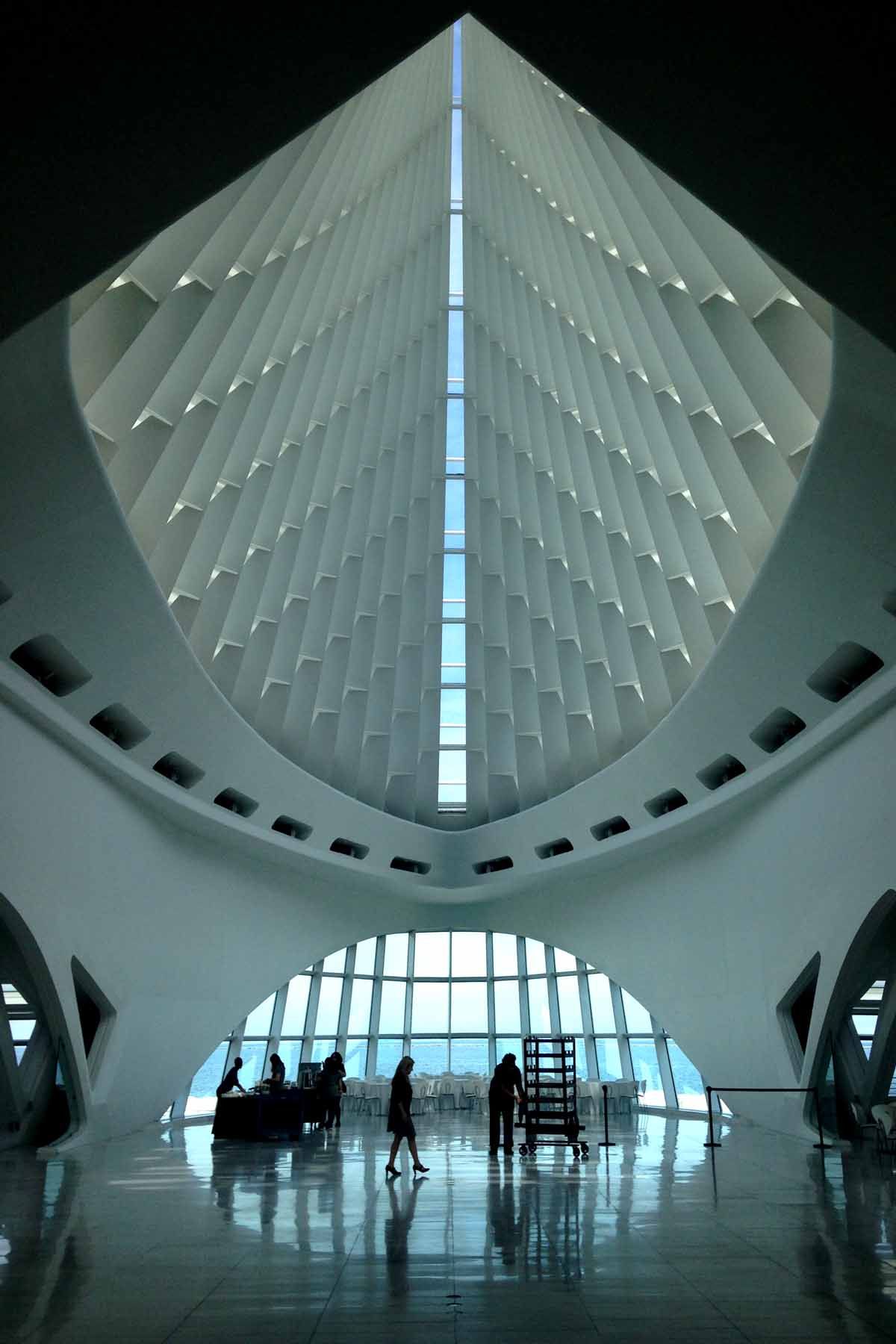 密尔沃基美术馆是位于美国威斯康星州密尔沃基的第一家美术博物馆.