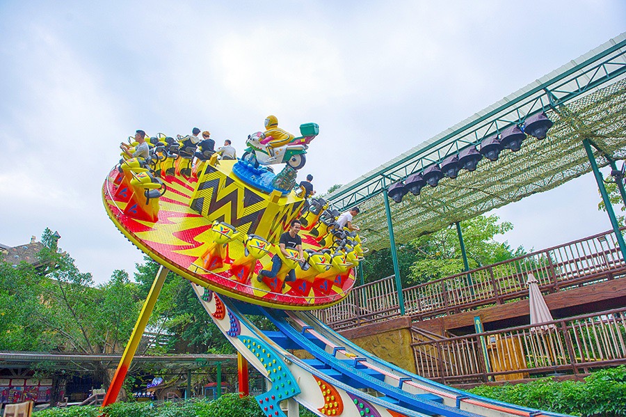 佛山長鹿旅遊休博園,是在廣東地區很有名的一座綜合遊樂園