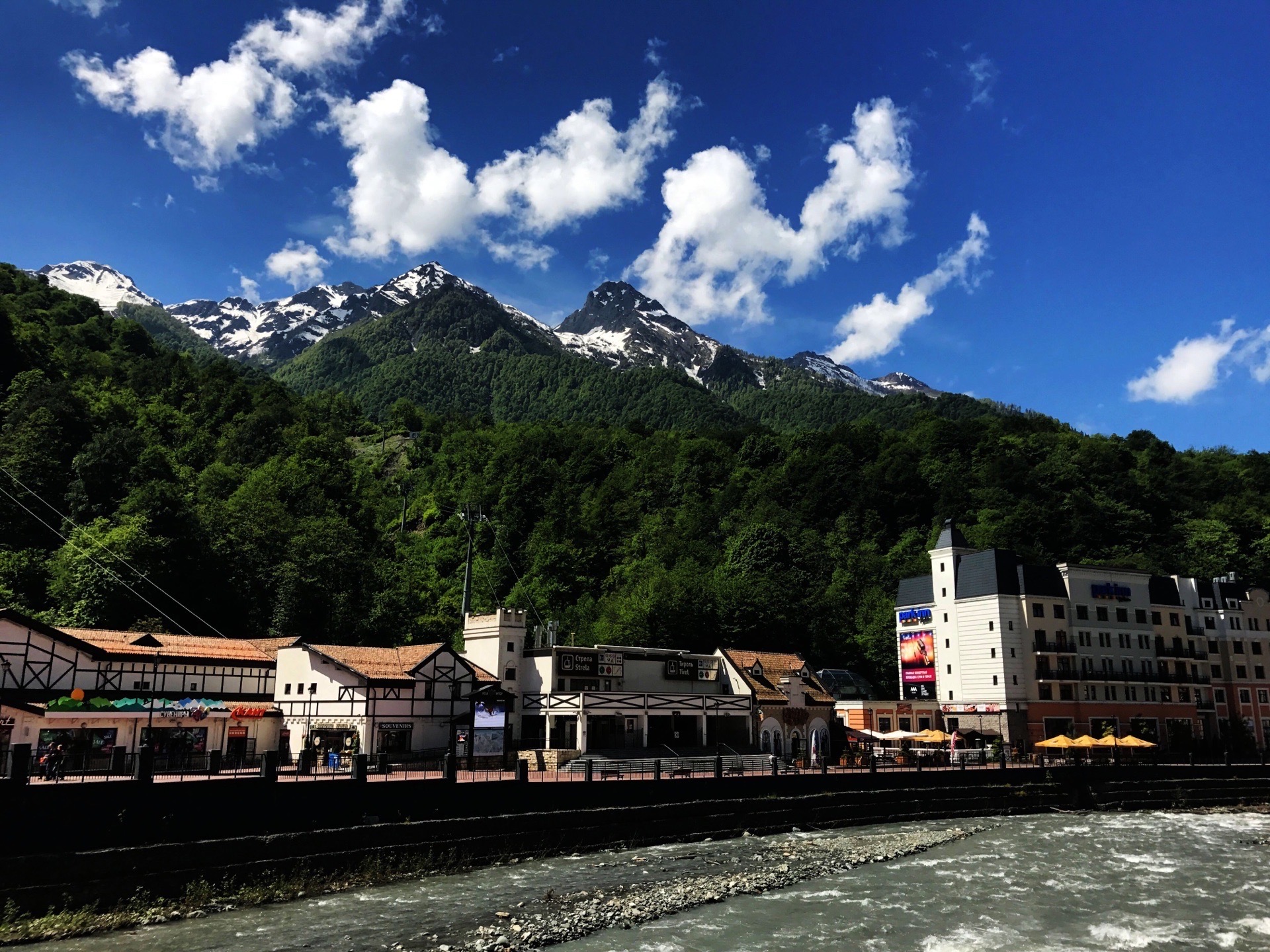 红波利亚纳----雪山之巅  拜冬奥会所赐,从索契市区前往红波利来纳的
