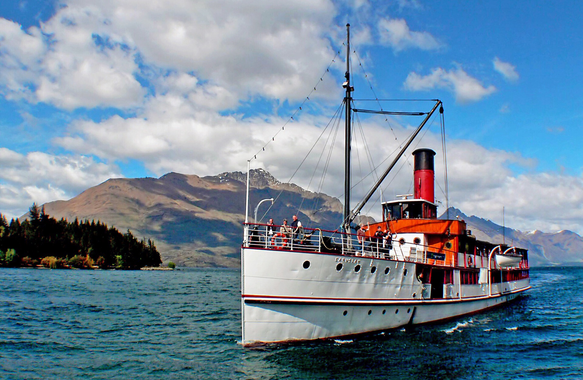 tss厄恩斯劳号蒸汽船 瓦尔特高原牧场,可以说是皇后镇最经典的游玩