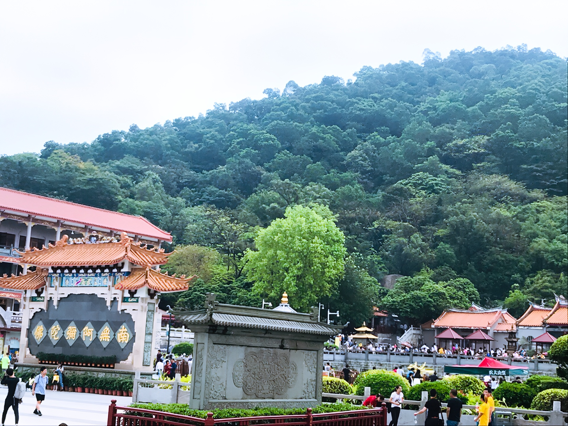 深圳凤凰山山顶的凤岩古庙是文天祥的曾孙文应麟为了纪念文天祥所建
