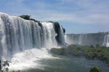 伊瓜苏是世界最宽的瀑布，在巴西和阿根庭两国都可以看到。巴西境内看到的比较比缓，面积小一些，阿根廷境内