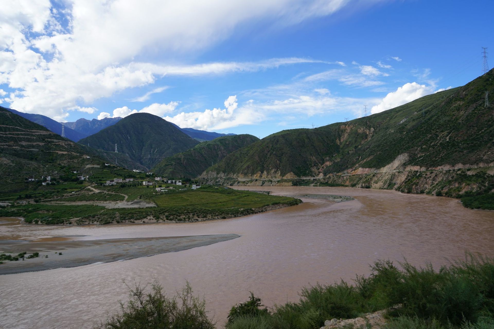 【携程攻略】昆明滇藏公路 景点,从你的世界路过,理塘到香格里拉.