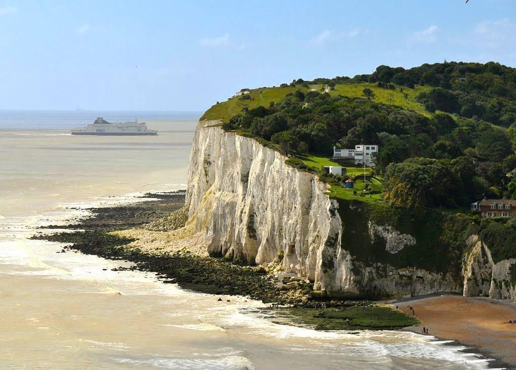 走进马修阿诺德的《多佛海滩》

从小喜欢看诗词的我,最