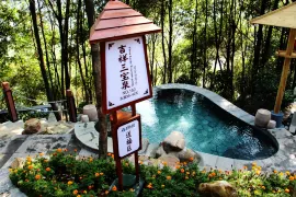 4-Day Zhangjiajie Tour: Zhangjiajie's unique peaks, Yellow Dragon Cave's wonders