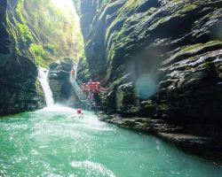 重慶峽谷溪降探險！夏日必玩清涼體驗