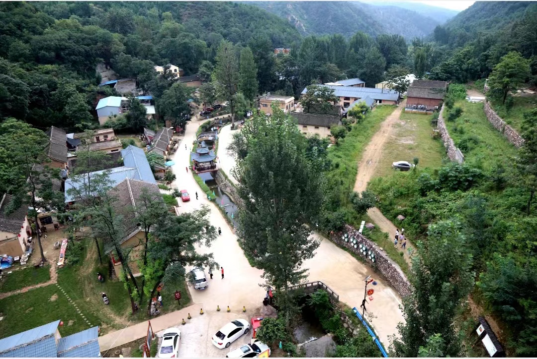 2-Day Jiyuan Tour: Natural beauty of Mount Wangwushan, majestic scenery of Huanghe Three Gorges