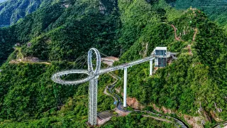 2-Day Qingyuan & Yingde Tour: Discover the Splendor of Gu Long Xia and the Mystery of Dongtian Xianjing