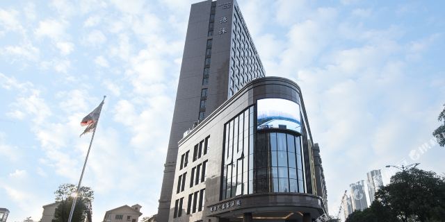 佛山德徕酒店1-3晚,配备全佛山空中花园无边泳池!