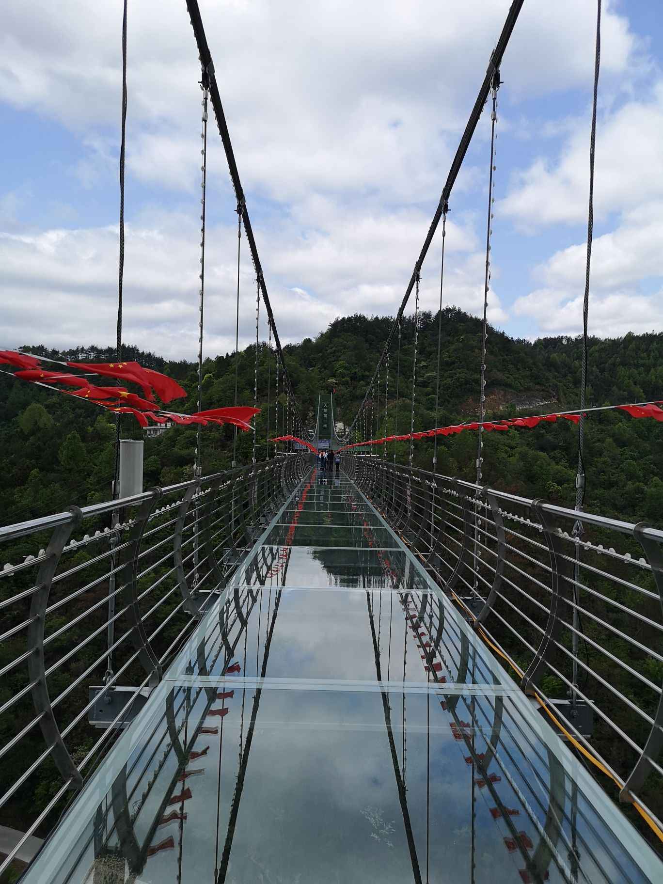 信宜玻璃桥旅游景点图片