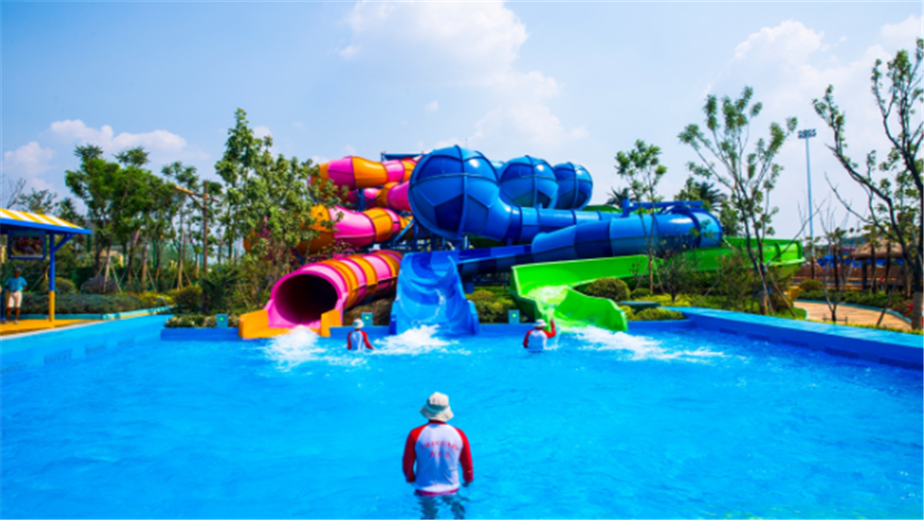 霹雳旋风球滑道 直线距离 100m