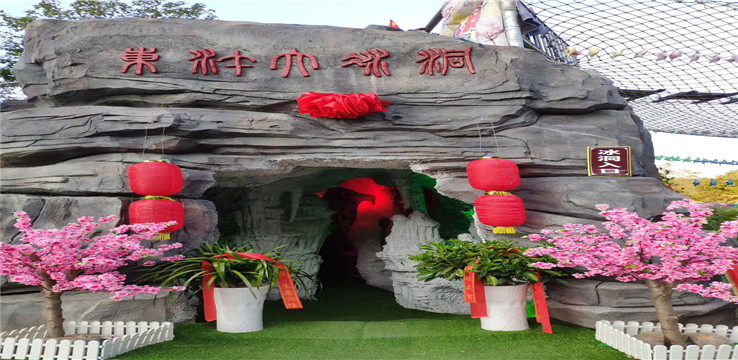 3-Day Tonggu Tour: The enchanting landscapes of Tonggudonghu Scenic Area, the majestic forests of Tianzhu Peak