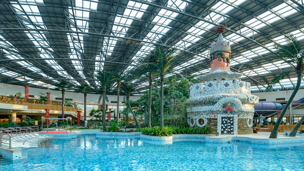 2-Day Lushan Tour: Yaoshan's scenic beauty and canyon drifting, Zhongyuan Big Buddha and hot springs