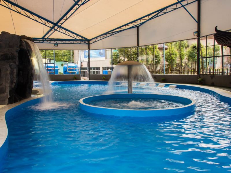 蓝波湾欢乐谷水上乐园