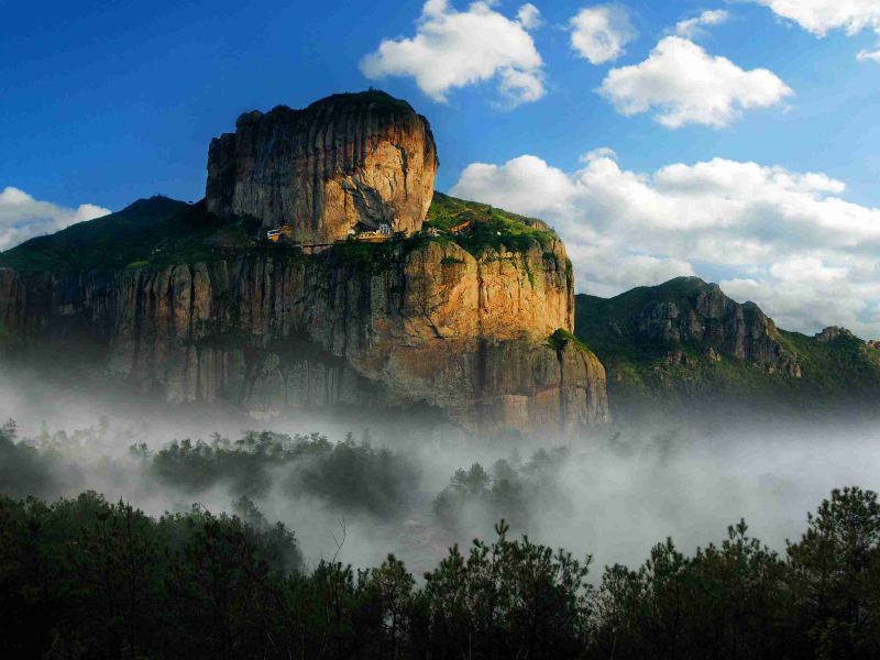 "雁荡山脉有很多""这里的风景也美如画""雁荡山的另一个部分——中雁"