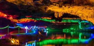 2-Day Xianning & Chibi Tour: Hot Springs Relaxation, Exploration of Historical Battlefields