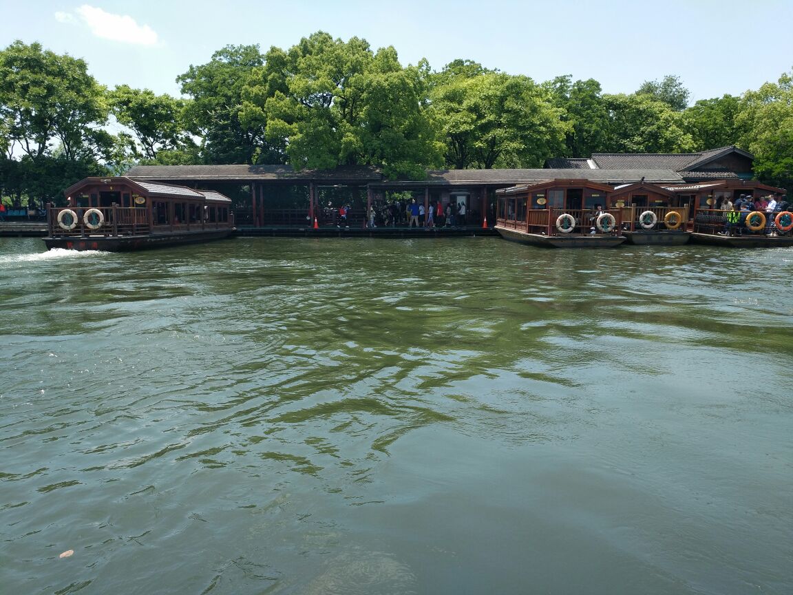 【攜程攻略】杭州西湖景點,不錯,站在雷峰塔頂眺望西湖全景,很美!