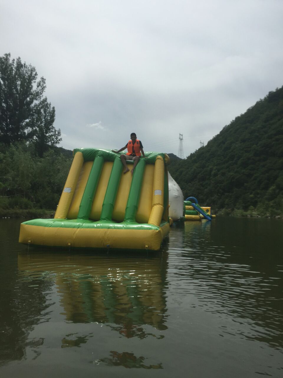 重渡沟竹筏漂流