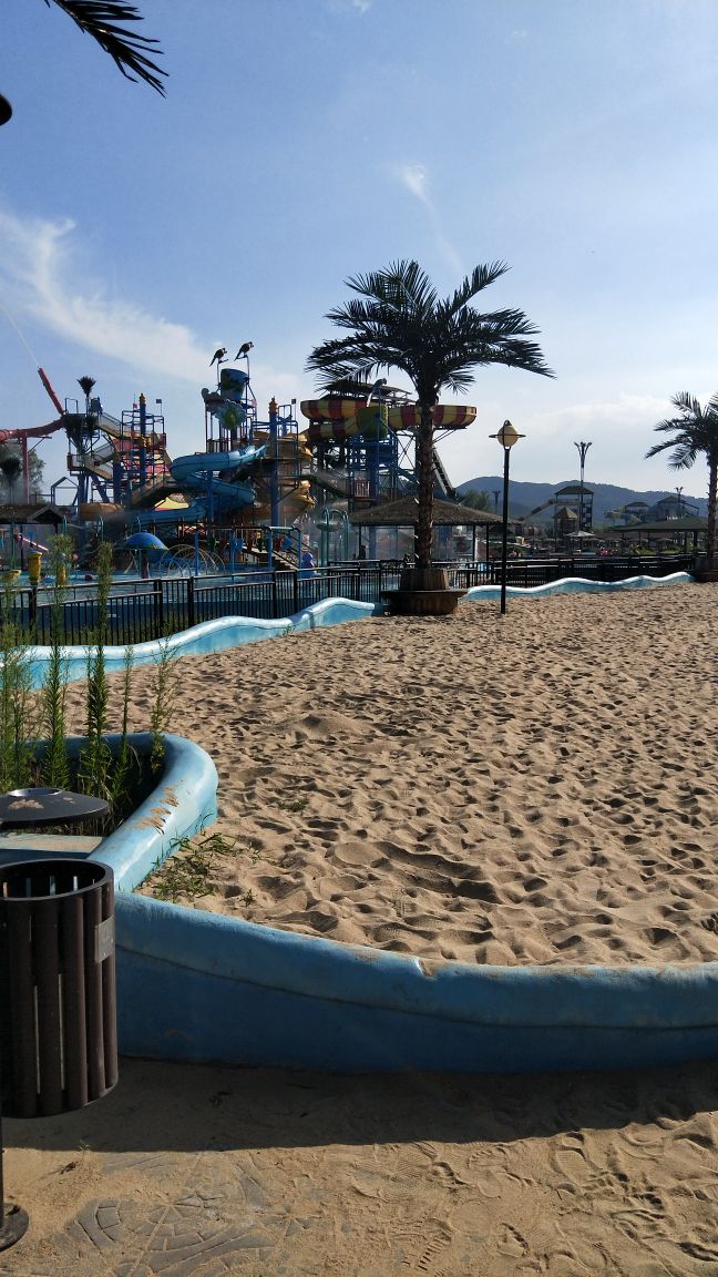 汤河假日水上乐园