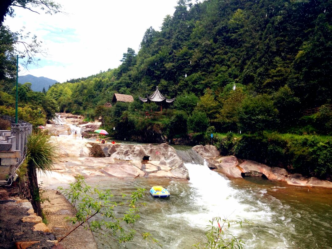 婺源五龙源漂流好玩吗,婺源五龙源漂流景点怎么样_点