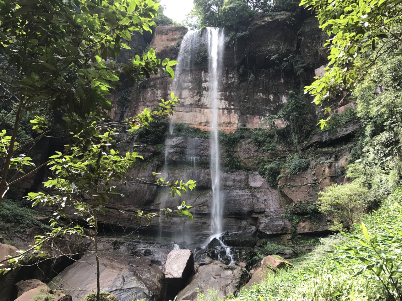 去的时候景区在新建,但并不影响,环境很好,凉快,过了燕子岩往上一圈的