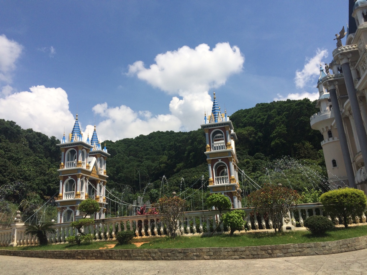 東莞龍鳳山莊影視度假村好玩嗎,東莞龍鳳山莊影視度假村景點怎麼樣