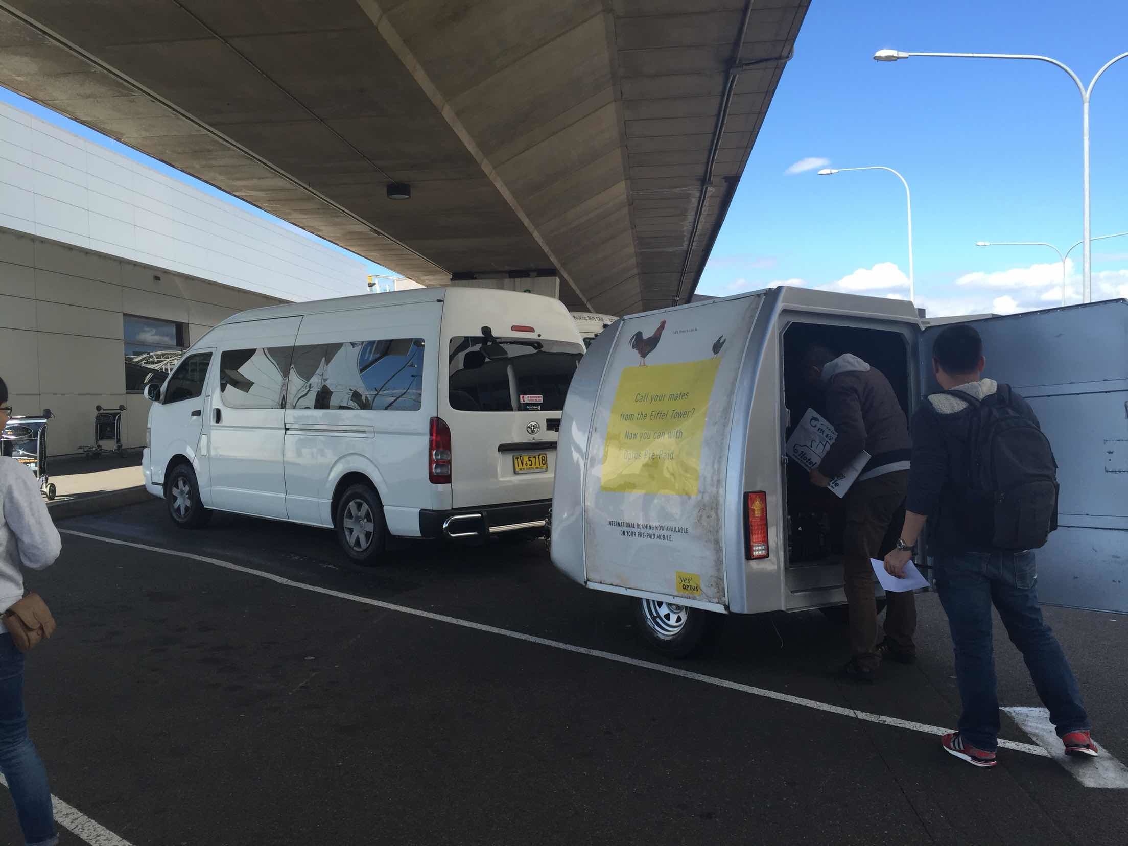 悉尼机场往返市区接驳巴士服务(英文)