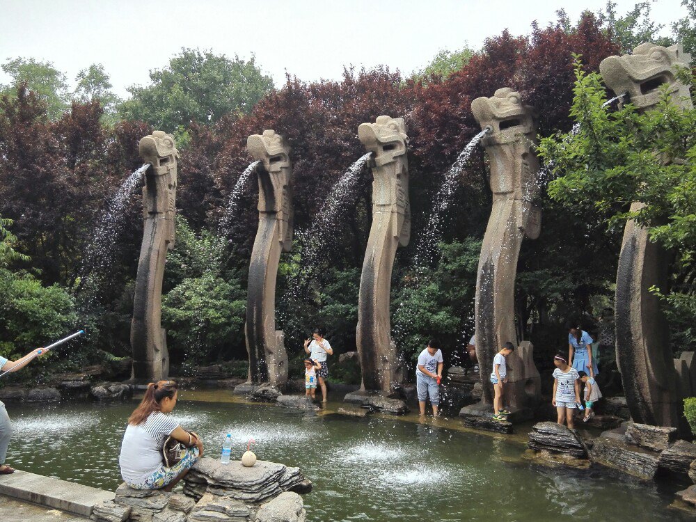 五龙潭公园