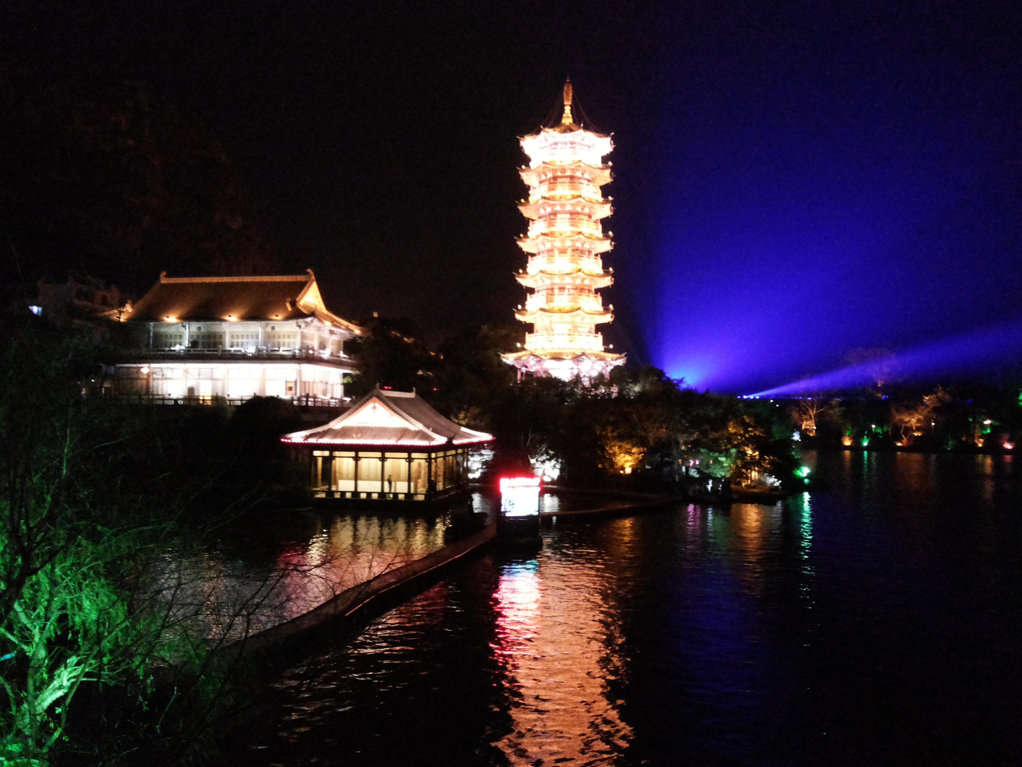 木龙湖夜景图片
