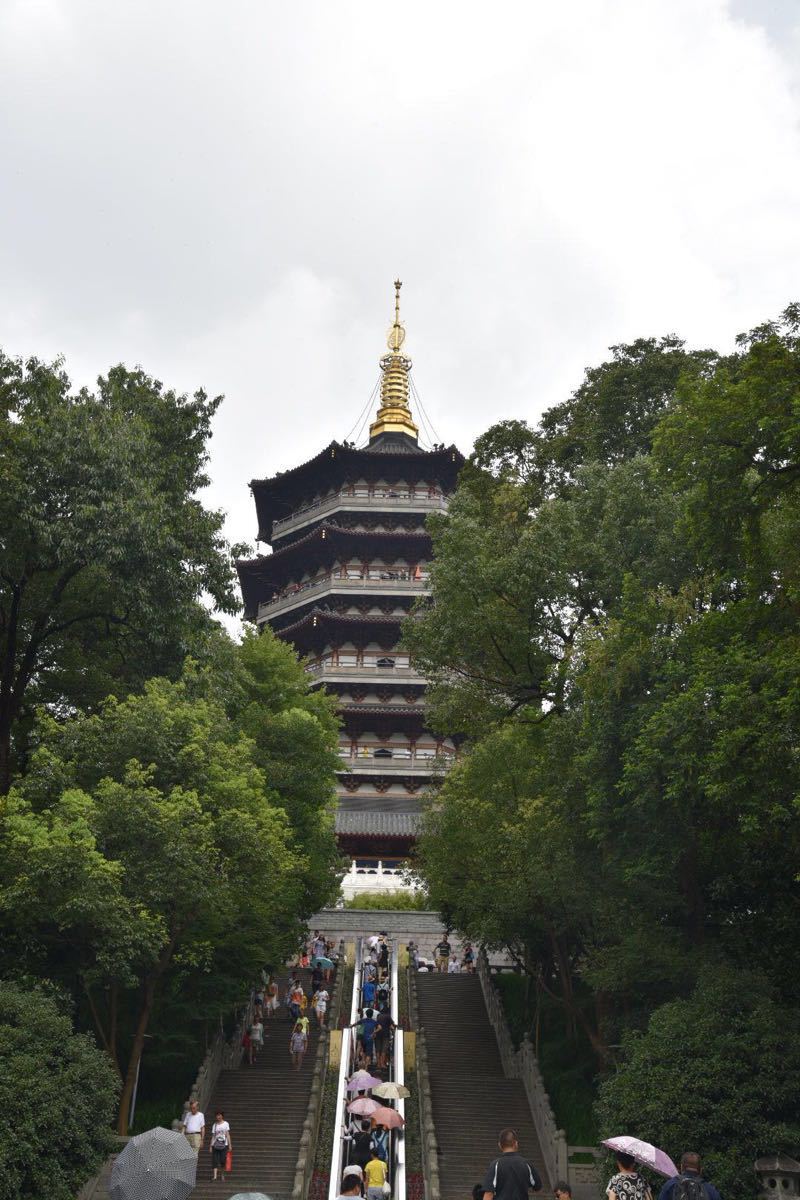 【携程攻略】浙江雷峰塔景点,从金山寺来到雷峰塔,感觉不一样!