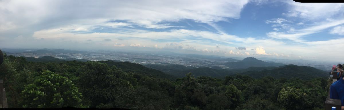 大岭山广场