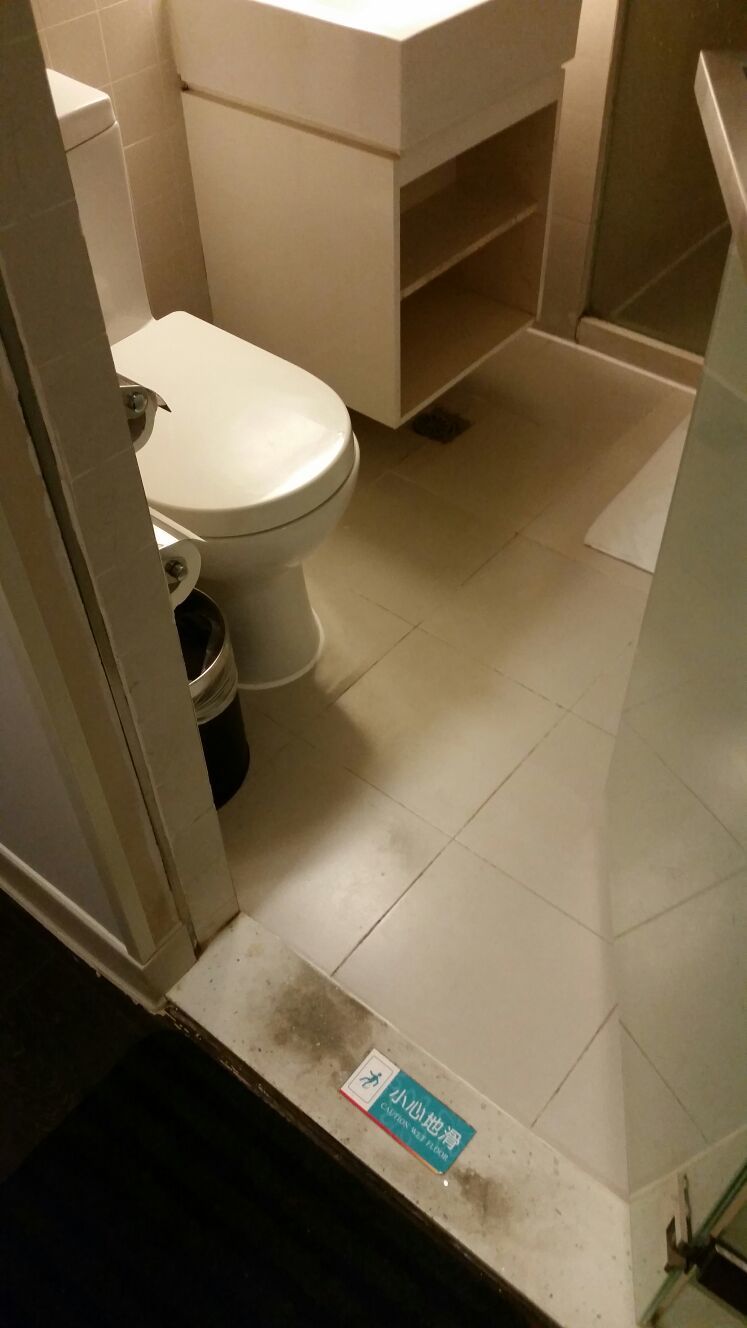 209的价格比较贵了,而且在一楼还只有一个暗窗(通杂物房),所以房间