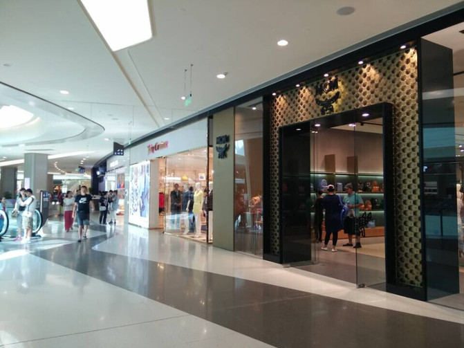 全球免税店购物中心 CghzfFTJzG6AMcZTAAFGi-h9M2Q087_R_671_10000_Q90.jpg?proc=autoorient