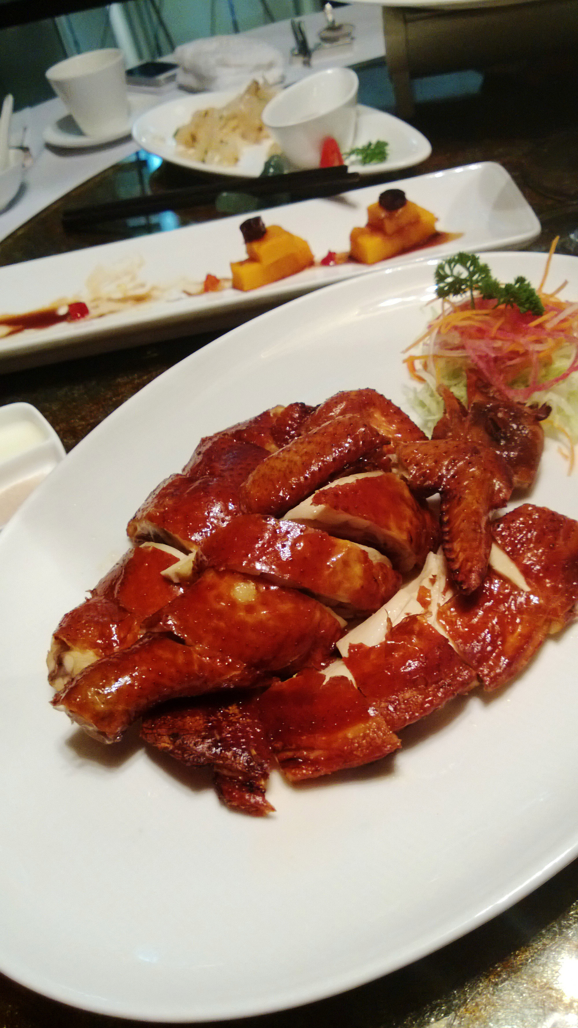 菜式非常精致,装盘很讲究,用餐环境是一流的,价格不便宜