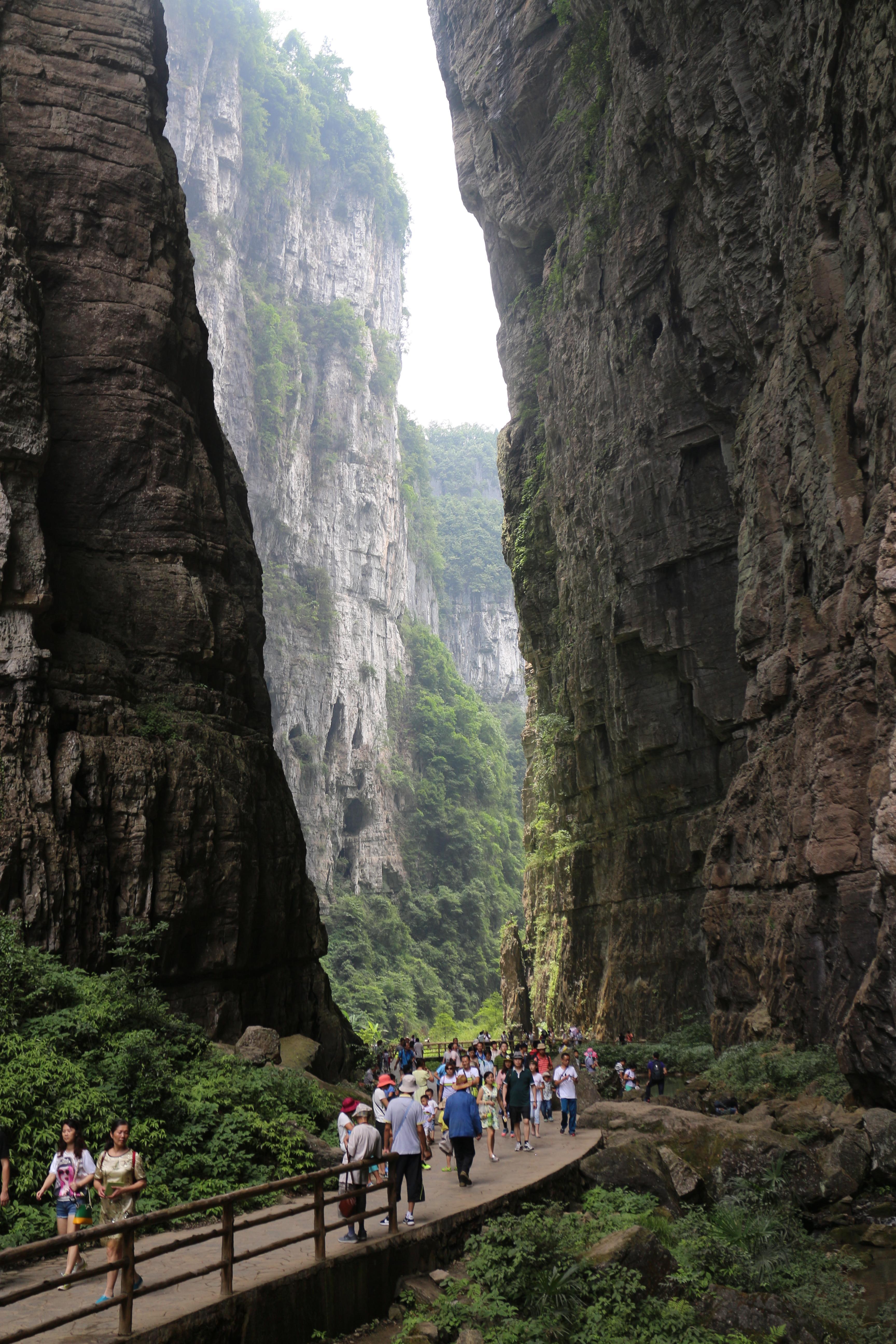 天生三桥世界自然遗产图片