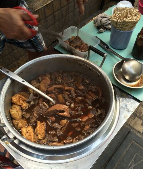 2022无名车仔牛杂美食餐厅,.则下午四五点钟可能就卖完.