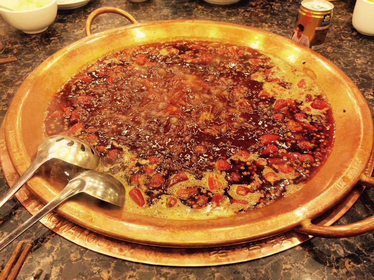 2019老码头火锅(双楠店)美食餐厅,不麻还算不太辣的店,风格很.