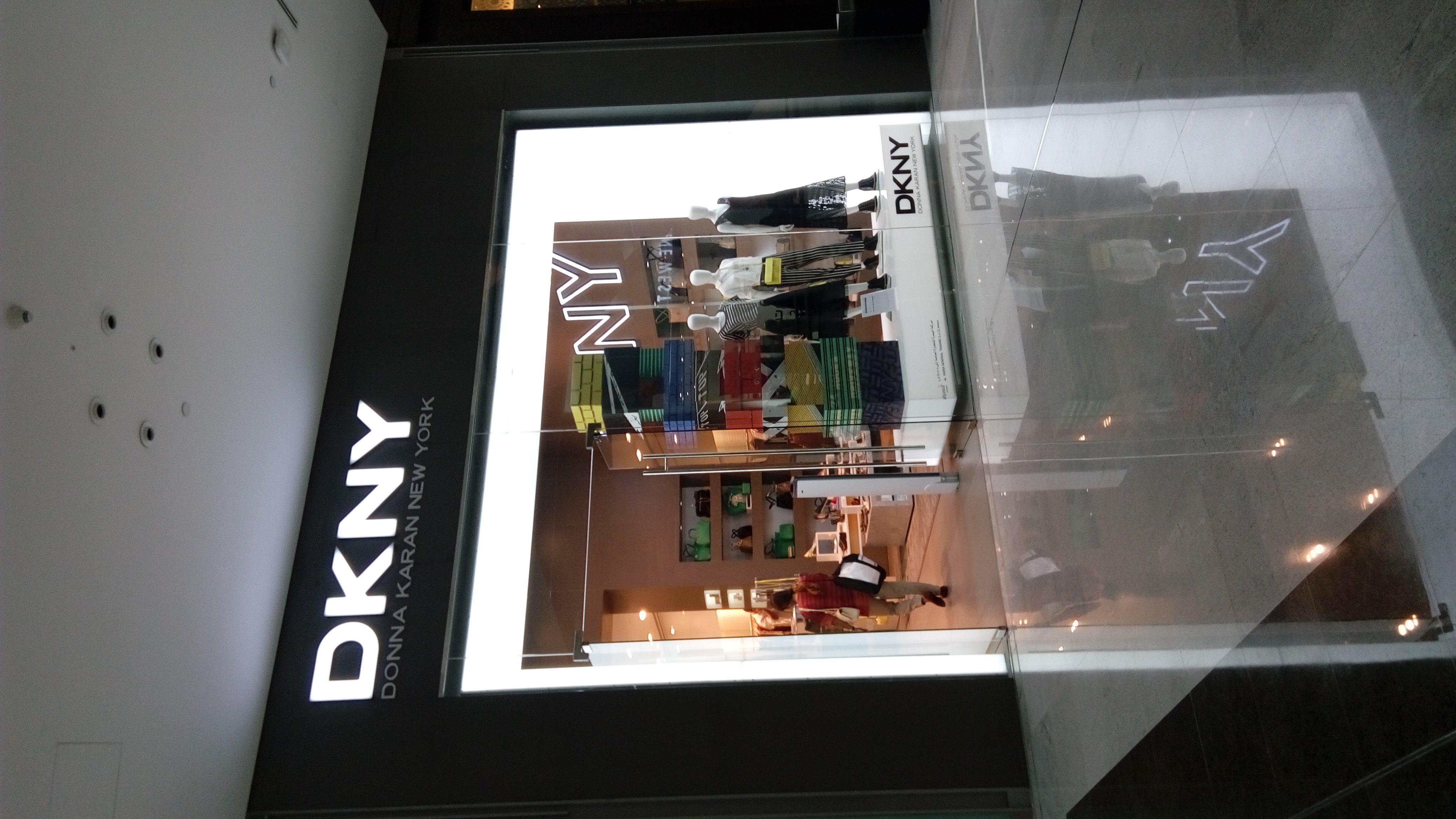 dkny(荷里活廣場店)