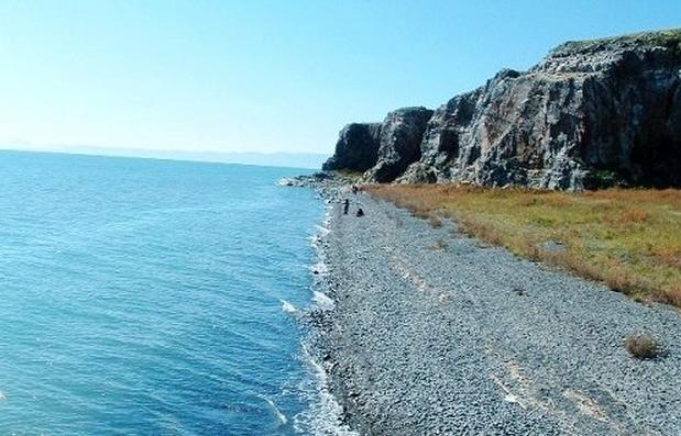 目前没有任何旅游船可以抵达海心山岛冬季穿越冰面徒步或驾车登岛