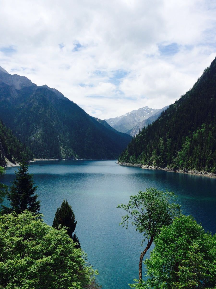 九寨沟的美真的要自己去体会,照片都无法完美诠释,这时候去雨水还不算